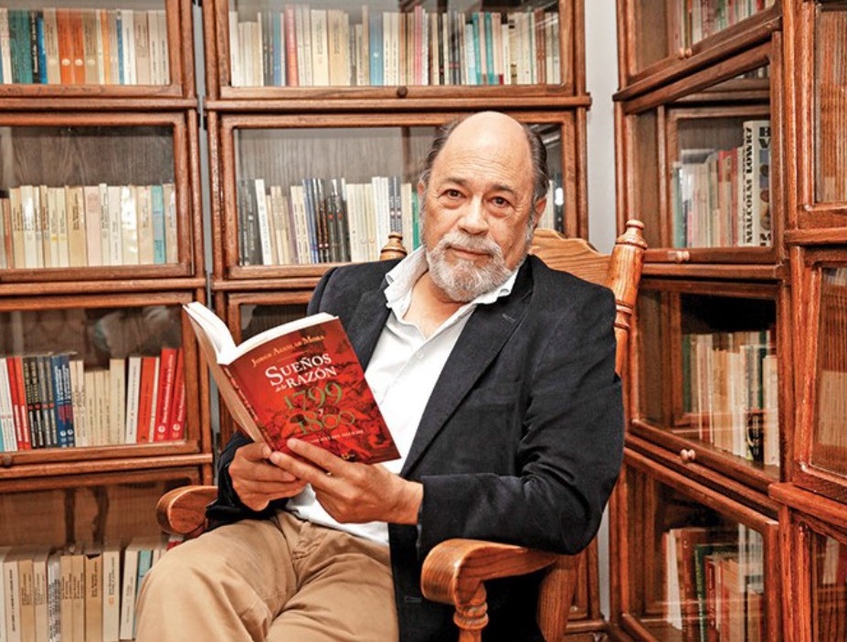 Professor Jorge Aguilar Mora Wins Prestigious Literary Award